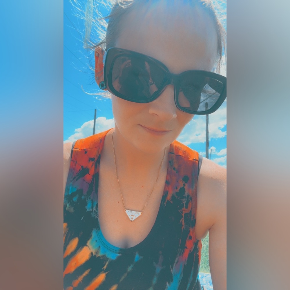 Meet your Posher, Demi